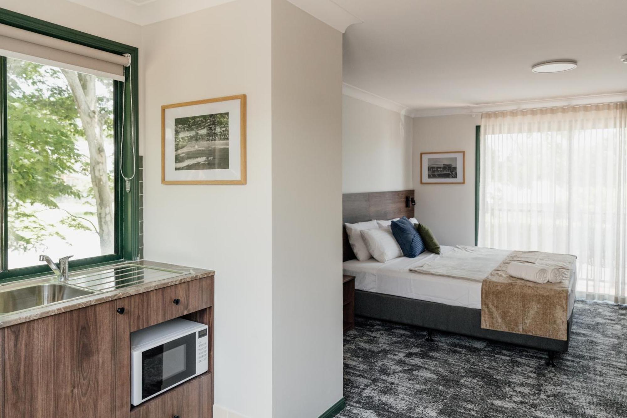 Wallaby Hotel Mudgeeraba エクステリア 写真