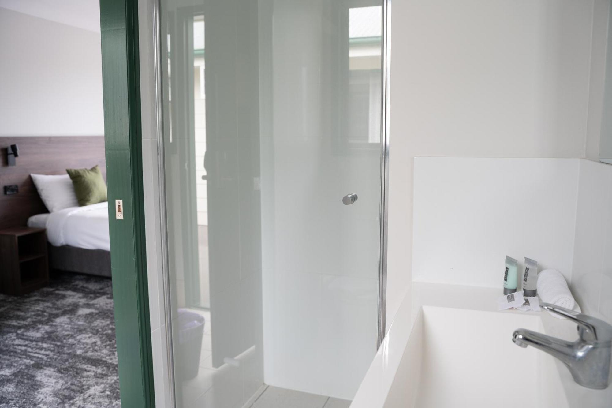 Wallaby Hotel Mudgeeraba エクステリア 写真