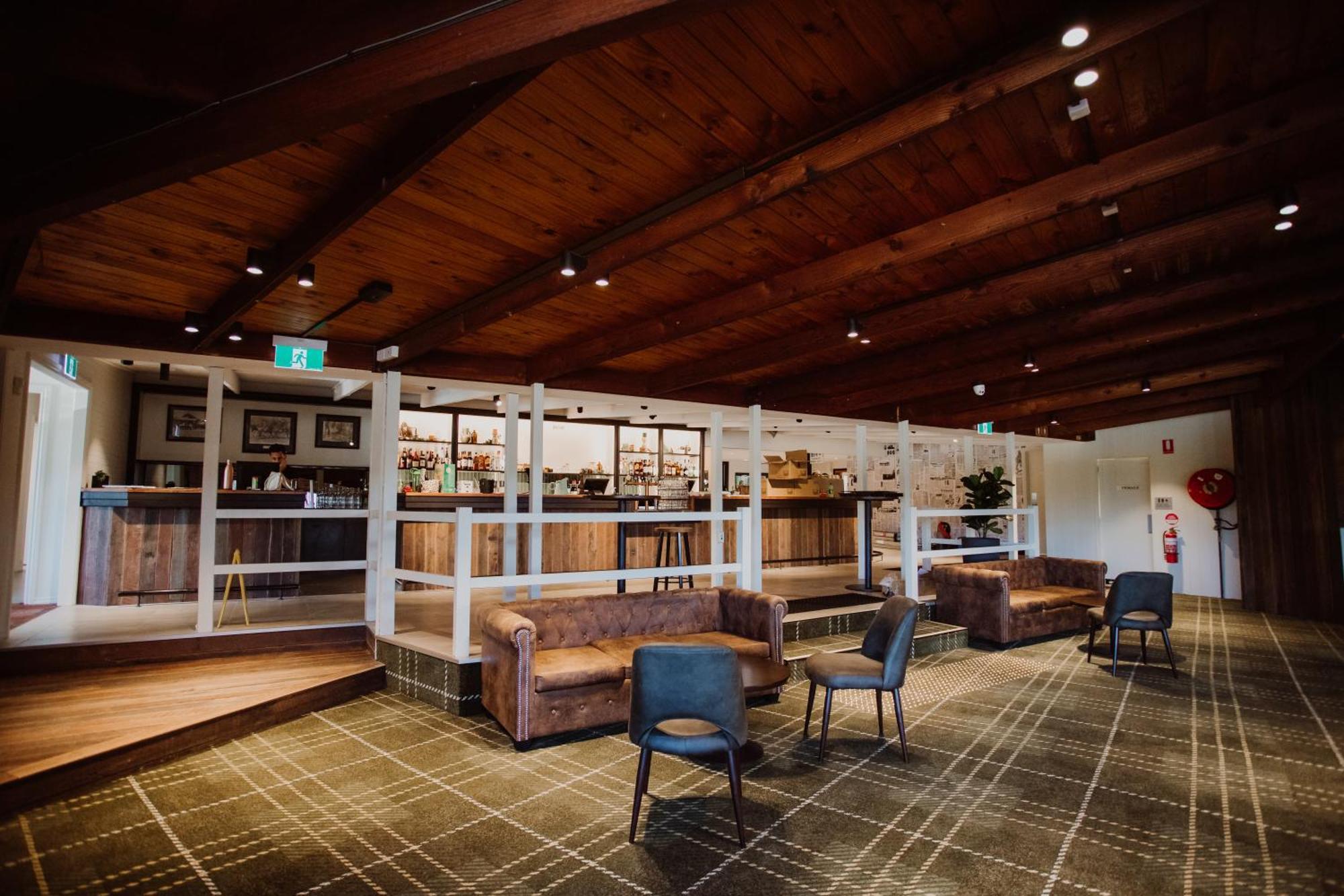 Wallaby Hotel Mudgeeraba エクステリア 写真